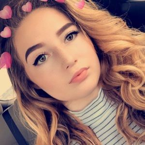 Meet your Posher, Mia